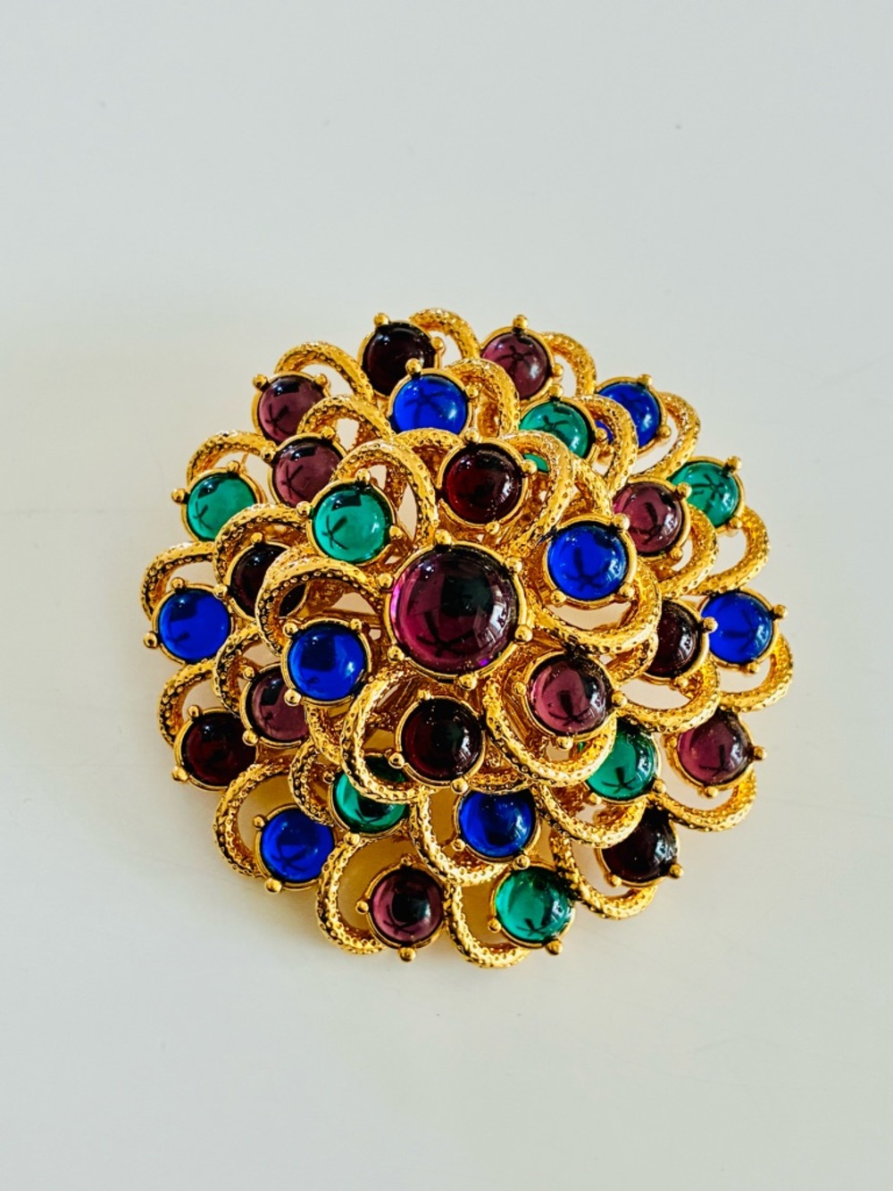 Moghul Jewels of India VTG Monet Gold-Tone Multicolor Cabochon Floral Brooch EUC